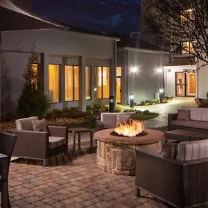 Courtyard By Marriott Airport Hotel Nashville